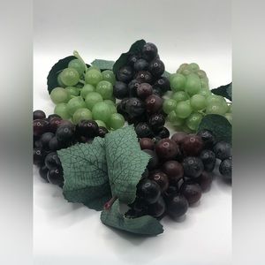 Vintage plastic grapes in green and red. Good condition. Fun to display